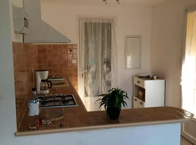 Maison De Charme A Avec Terrasse Et Jardin Дом отдыха