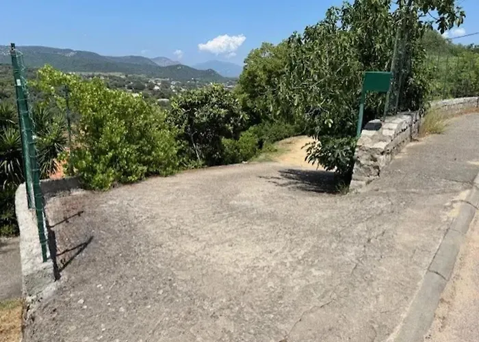 Maison De Charme A Avec Terrasse Et Jardin Аяччо